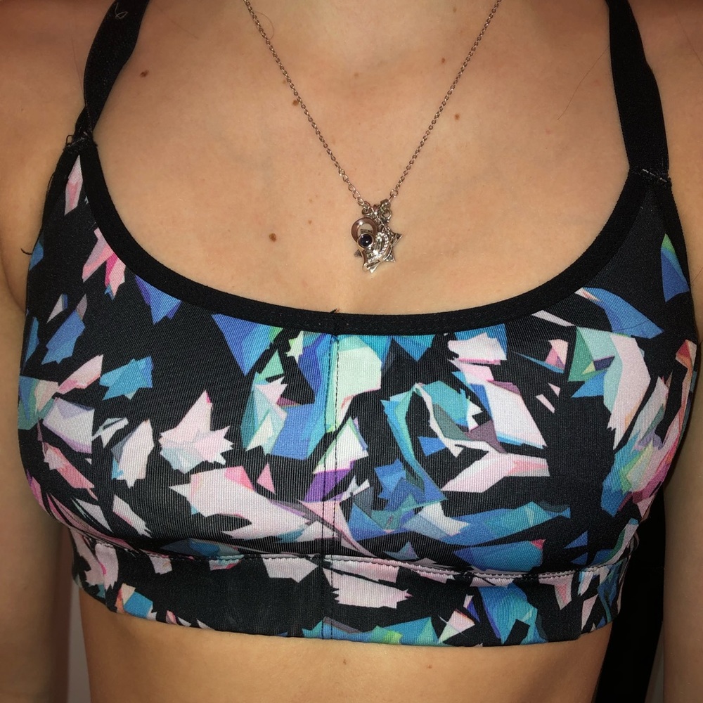 C9 geometric sorts bra